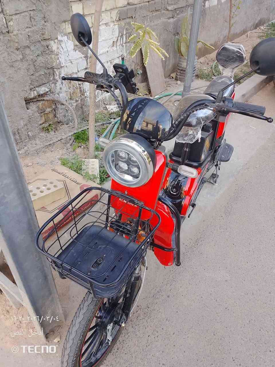 دراجه للبيع. ملفه 1000.بطاريات 5 سرعه الحقيقي 60 حجم 20 سعر 425  ـ،،،، ***********
