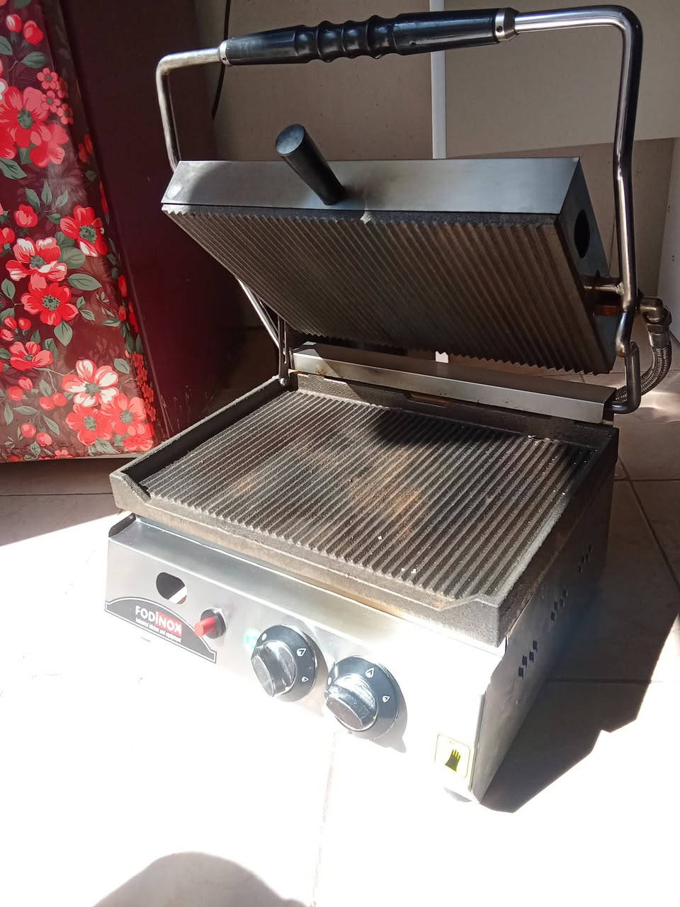 السلام عليكم _$ أغراض كافتريا للبيع العنون 7 كيلو
***********
