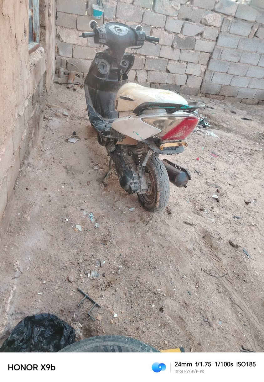 السلام عليكم دراجه للبيع الاسم سام نحله محرك توى مجفت خير من الله بسعوزها باتري قوي وشغل وطلع الهندر مكسور ابيعك كوم حديد تعال بسياره حملها وخذها  وعلى گول لسانك وهذا رقمي ما متواجد خاص رجأاً ***********
