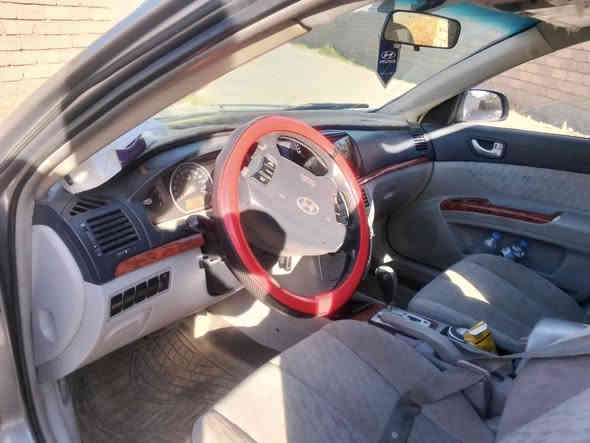 مكلف بلنشر للبيع سوناتا مكصوص مامسجل فول مواصفات كير محرك صدر تايرات تبريد تدفا كلها  فتحت سقف فول ومواصفات نظيف حيل السيارة ويرهم مراوس 
***********
