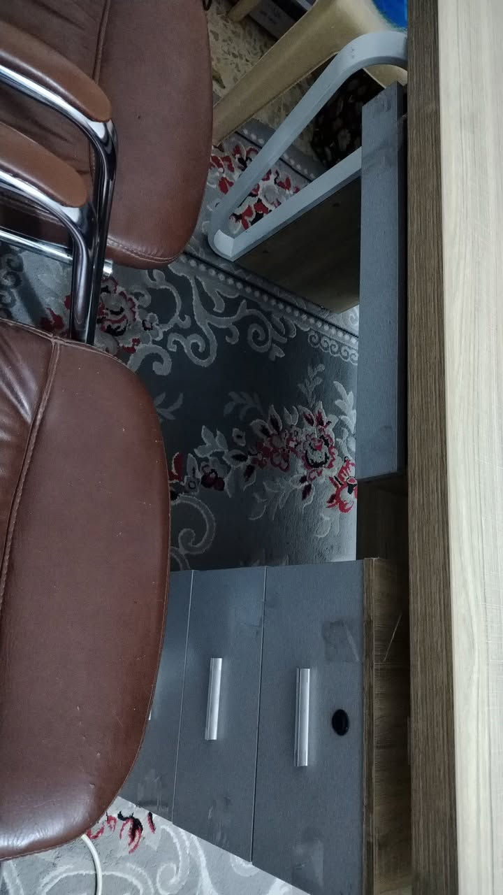 السلام عليكم
للبيع ميز مكتبي مع كراسي ٢
نظيف كلشي مابي اي عيب
اريده ب١٥٠ وبي مجال
مكاني ابو غريب


**إذا كنت صاحب هذا الإعلان وتريد حذفه لأي سبب، رجاءا أرسل رسالة إلى الدعم الفني**