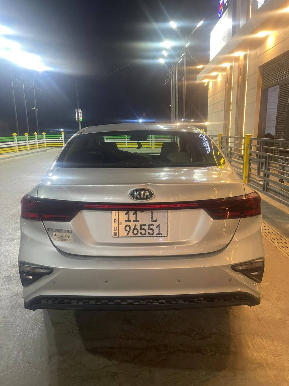 سيراتو 21 مكفوله بيها هاي الطخات واضحه بل صور بدون صبغ بدون فتح جاهزة مابيها اي نقص رقم بغداد بسمي مكينه 1600 ماشيه 96 ألف السعر 130& ***********
