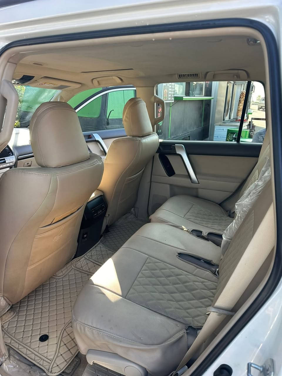 السلام عليكم
للبيع 
برادو 
موديل 2023 
Txl
ماشيه 90 الف 
مواصفات ال Txl معروفه 
شركه ساز 
كفاله عامه 
السعر 460 
للأستفسار ***********
الموقع بغداد 
غير متواجد على النت
