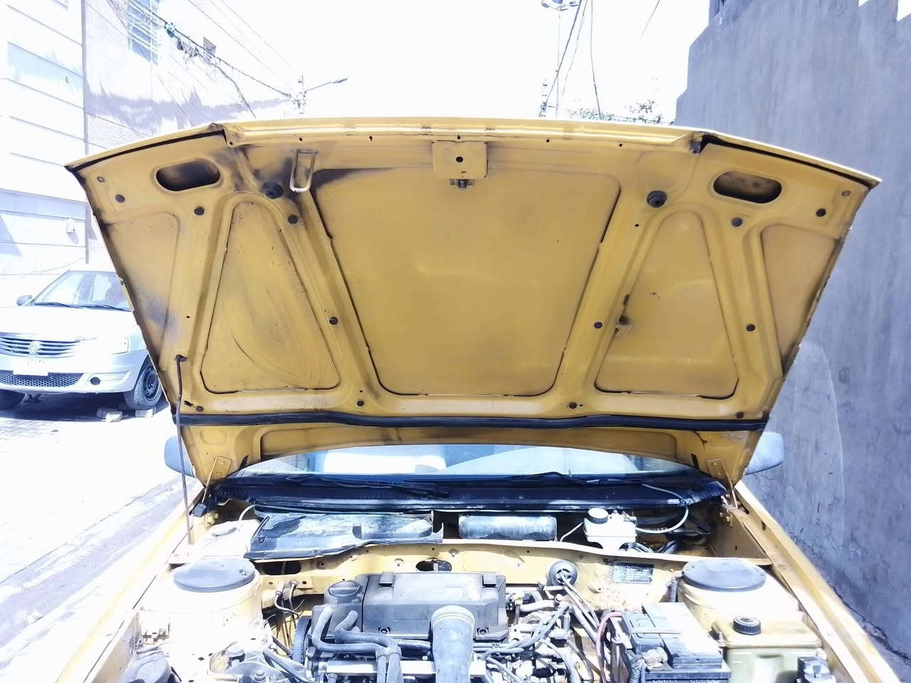 السلام عليكم بيجو جيلكس 2010 بدون ضربه مكينه وكير مكفولات تبريد شغال صدر جديد تخم  تاير جديد تحويل مباشر مصفره هيئة وغرامات سنويه جديده كهربائيات كلهه شغاله اي نقص مابيها ترايك وين متريد السعر 24 مكاني بغداد حي القاهره
***********
