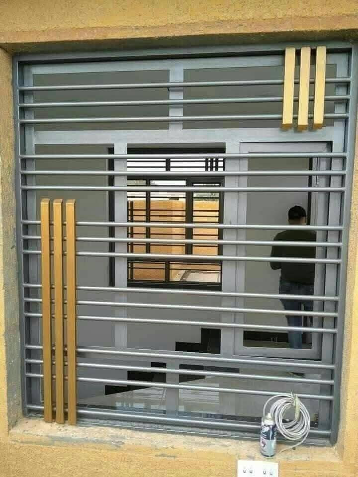 حداد باب وشباك وسقائف باسعار مناسبة ***********
