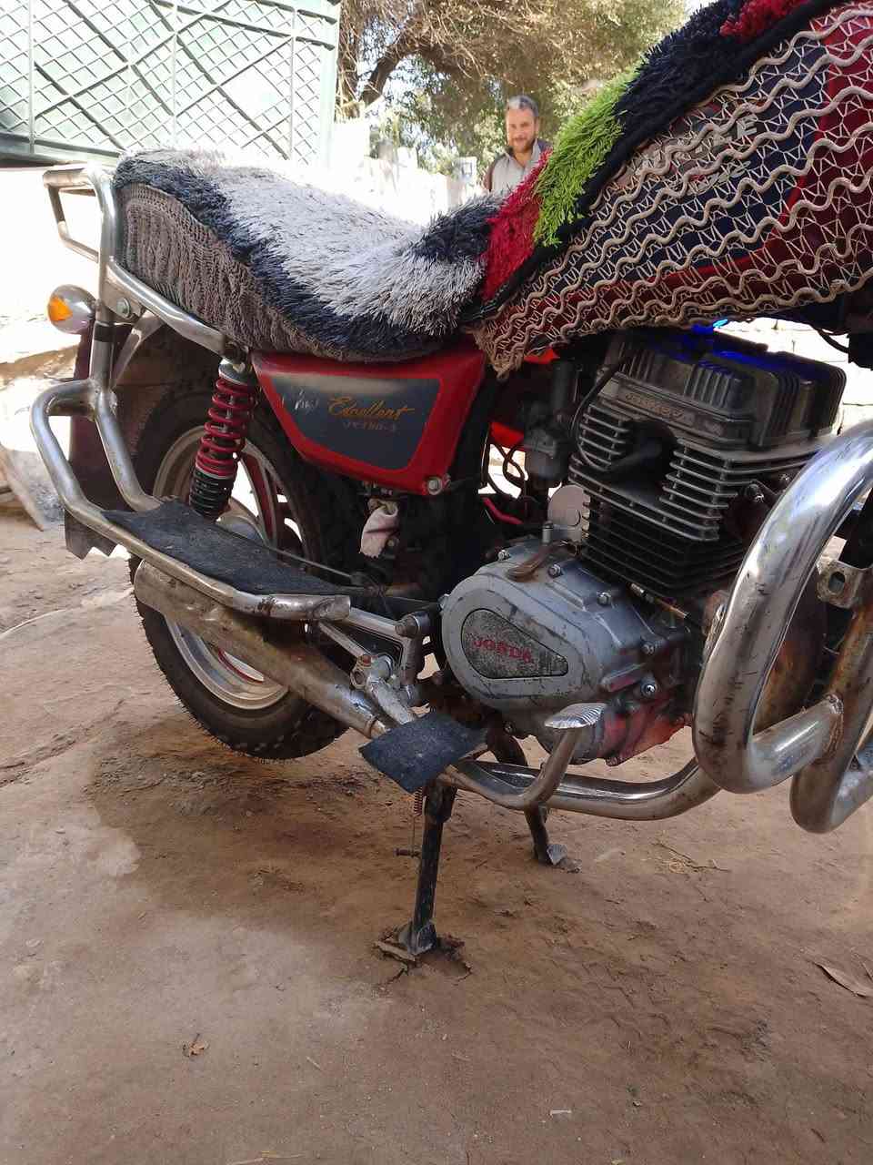 السلام عليكم دراجه جونده للبيع مكينه مجفته مره وحده 
اوراق أصولي موديل 2012 مسجل أو كهربائيات جاهزه من كلش بس شغل أو امشي تأيرات جدد السعر 450او بيها مجال مكان نجف مشخاب رقم الهاتف ***********
