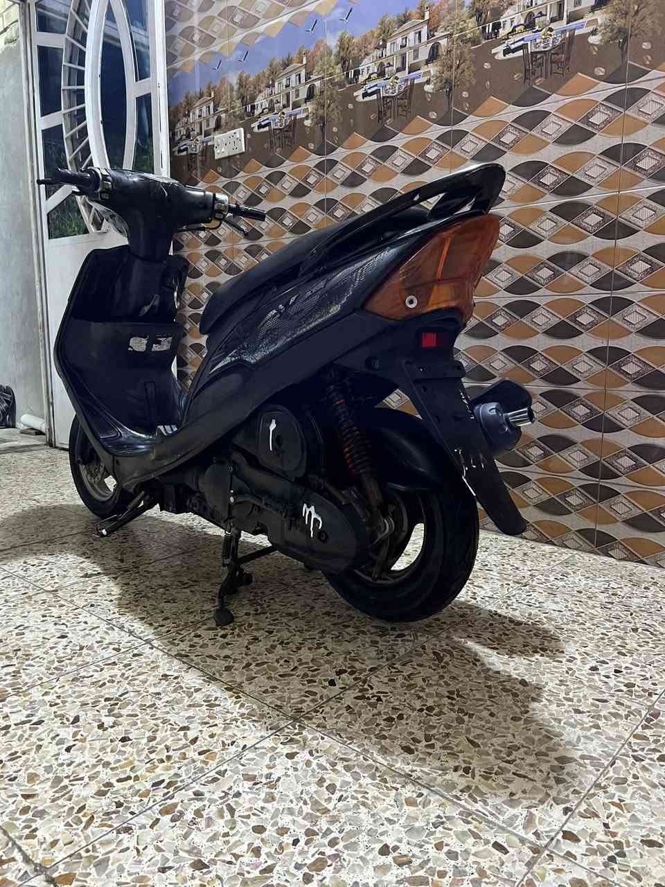 سلام عليكم دراجه ماكس عدله دراجه كلها بلاديه كفرات بلاد ختم واحد مكينه ما مفتوحه كهرباءيات كلها شغاله سلف هندر مكاني الرئاسه مال عبيدي شارع 20 الرقم *********** بي واتساب السعر 450
