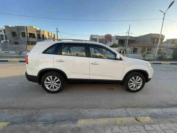 من رخصة الادمن المحترم 
كيا سورنتو 2012 وارد خليجي رقم بغداد مشروع وطني مواصفات 
٧ راكب 
٣ قطع تبريد 
داخل صاج 
مري شفط 
اشاير بالمري 
كامرة 
حساسات 
صبغ نص قطعة فقط شرط السونار مكينة گير تبريد صدر تخم تاير جاهزة جدا 
السعر 147
للاستفسار ***********
