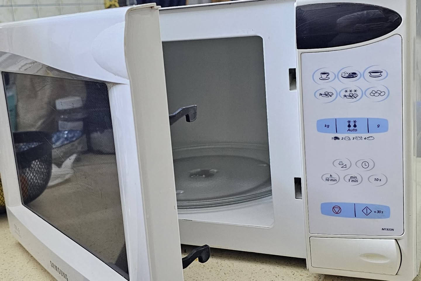 متاح سبلت جنرال اصلي ٢طن حديث بحالة ممتازة ضمان عدم الصيانه استعمال قليل ومايكرويف سامسونج السعر بالتعليقات التواصل عالخاص


**إذا كنت صاحب هذا الإعلان وتريد حذفه لأي سبب، رجاءا أرسل رسالة إلى الدعم الفني**