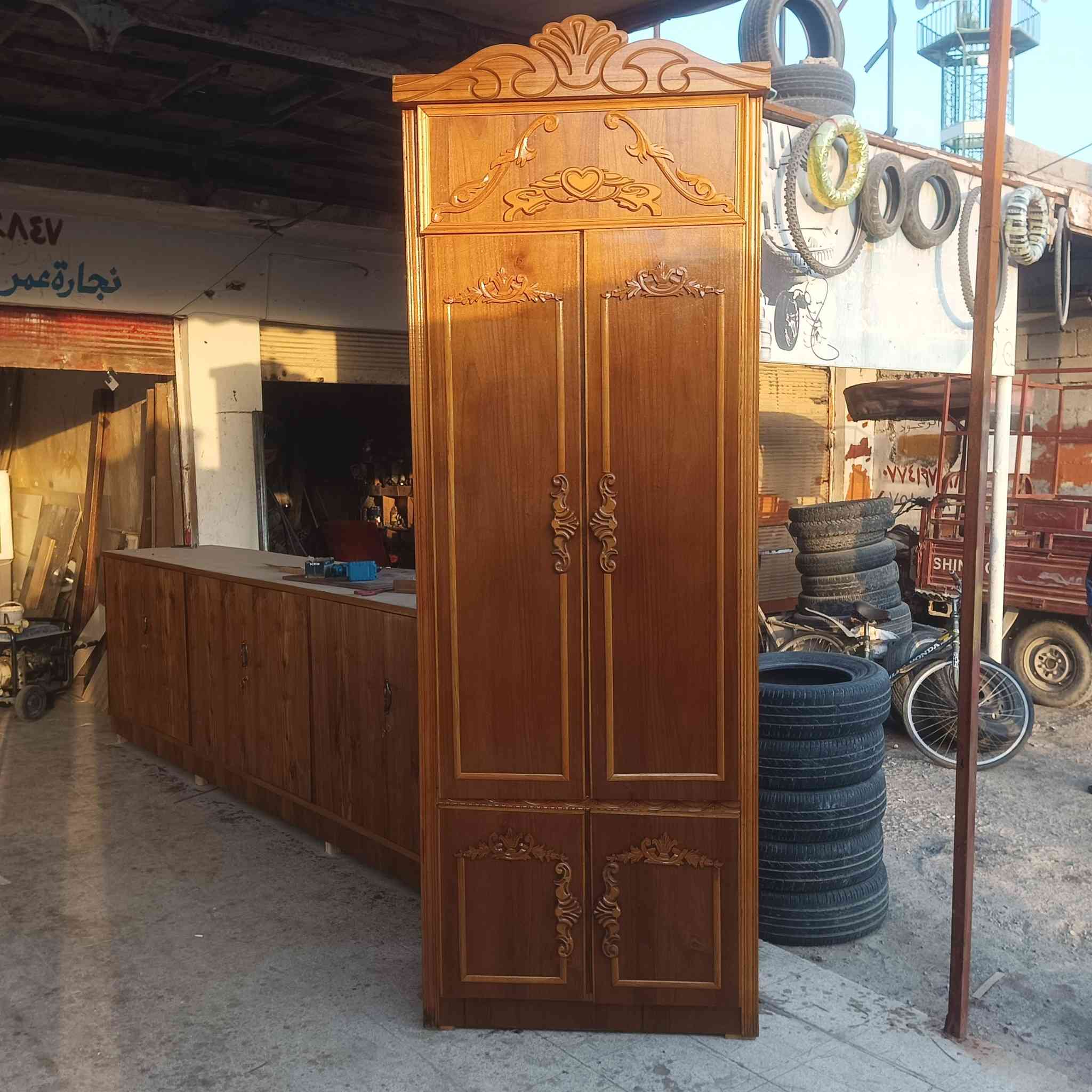تخت وزاويه ملحق استعمال حيل قليل انضاف حيل السعر 250
***********
