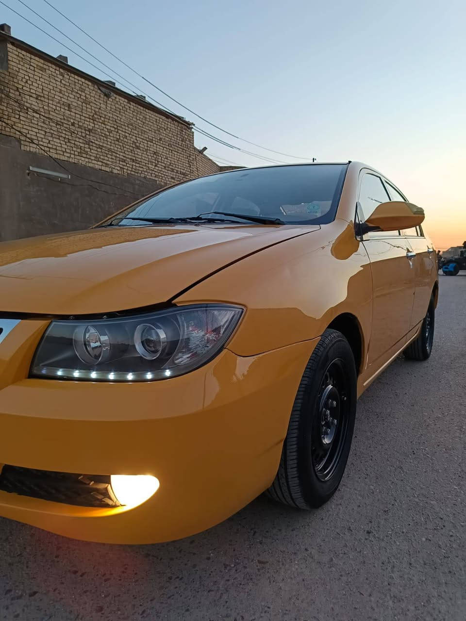 السلام عليكم نيفان موديل ١١ مكفولة من الضربه والتبديل بيها مكينه كورلا مصفره هيه وغرامات مال جناي نقصها كمبريسر فقط مكينه وكير كورله صدر جديد كهربائيات فول هيئة وغرامات مصفرة السعر 46 بيها مجال بسيط العنوان بغداد مدينه الصدر *********** اتصال فقط
