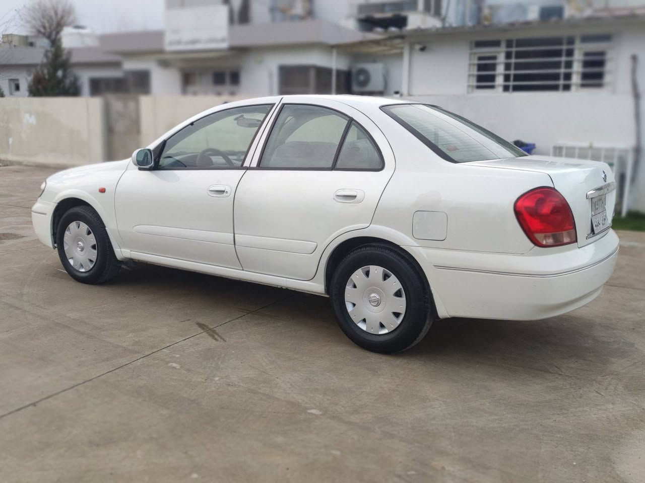 ***********//***********
سەنی 2006ی تۆماتیکی ناوزەرد
 مەکینە سپی مەرغوب گێڕو مەکینەو تەقەو ڕەقەو گشت  گیانی بەشەرت تەبریتی ساردوو گەرم بەشەرت سەیارەکە ماڵی دۆستە بەنای خۆمانەوەیە وەکالەش دەکەین
چوار تایەو ویلی لۆکی لەژێرایە توندوتۆڵەو چرکەی تیا نیە
سێپارچەو پەڵەیەکی بۆیاخەبەشەرتی ئەوەی چەکوشی پێوه نەبێ  سعریشی 79گەڵاو کەمێ مەجال
گەر موشتەری تەلەفون بکە ڕەحمەتوو لێوێ نامەمەنێرە 💚
***********//*********** دار بنديهكان, السليمانية
