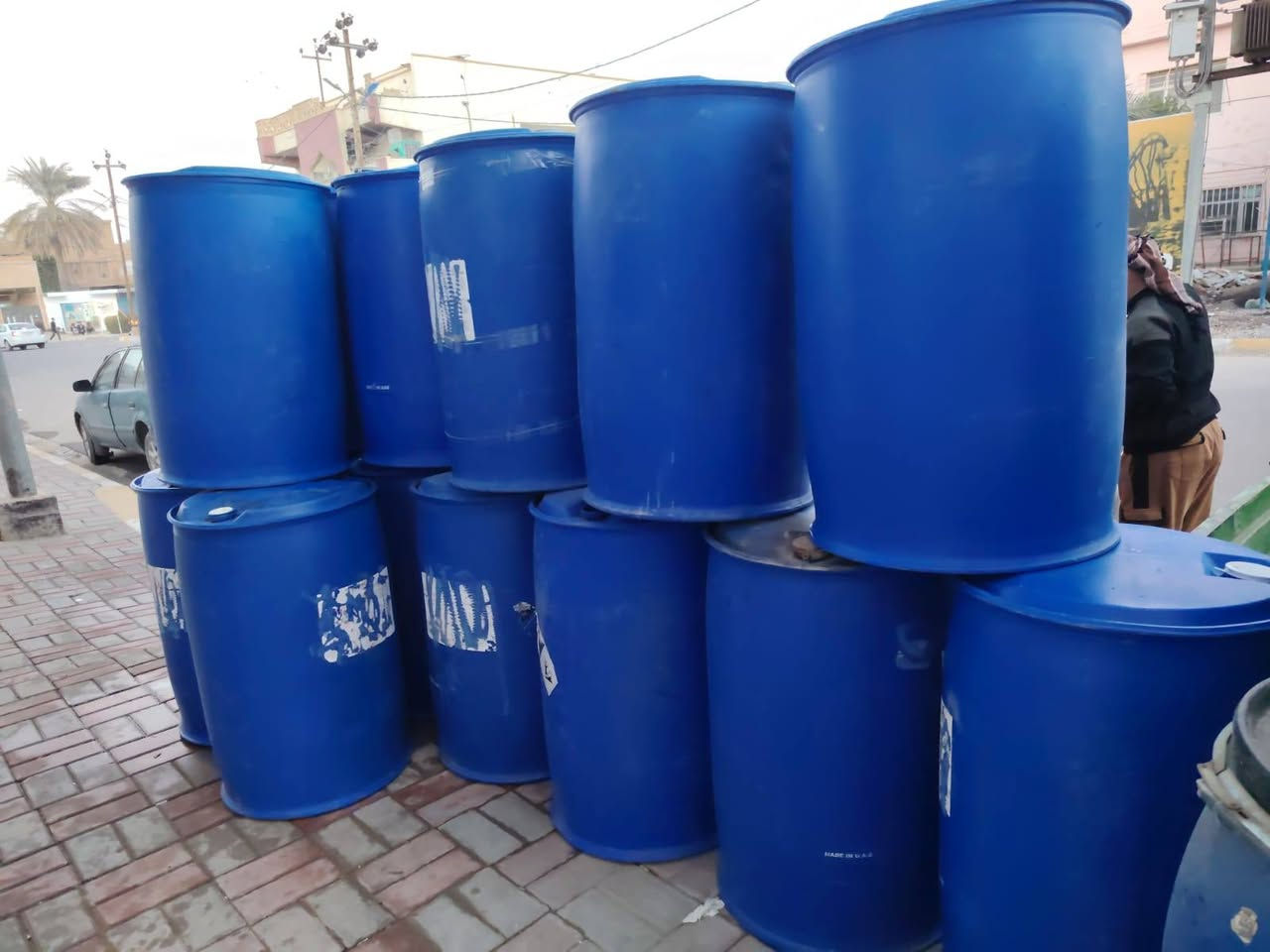 السلام عليكم 
متوفر وجبه براميل جديده 
برميل 220لتر قبغين مال نفط 
بسعر 22000 الف فقط جوه السوك 
توفر برميل 25لتر بسعر ٦٠٠٠ الف 
موجود جمله كافت لاحجام 
هيت  الجمعيه قرب اسواق المصطفى 
مقابل مكتب الشيخ عادل المحلاوي 
هاتف ***********
