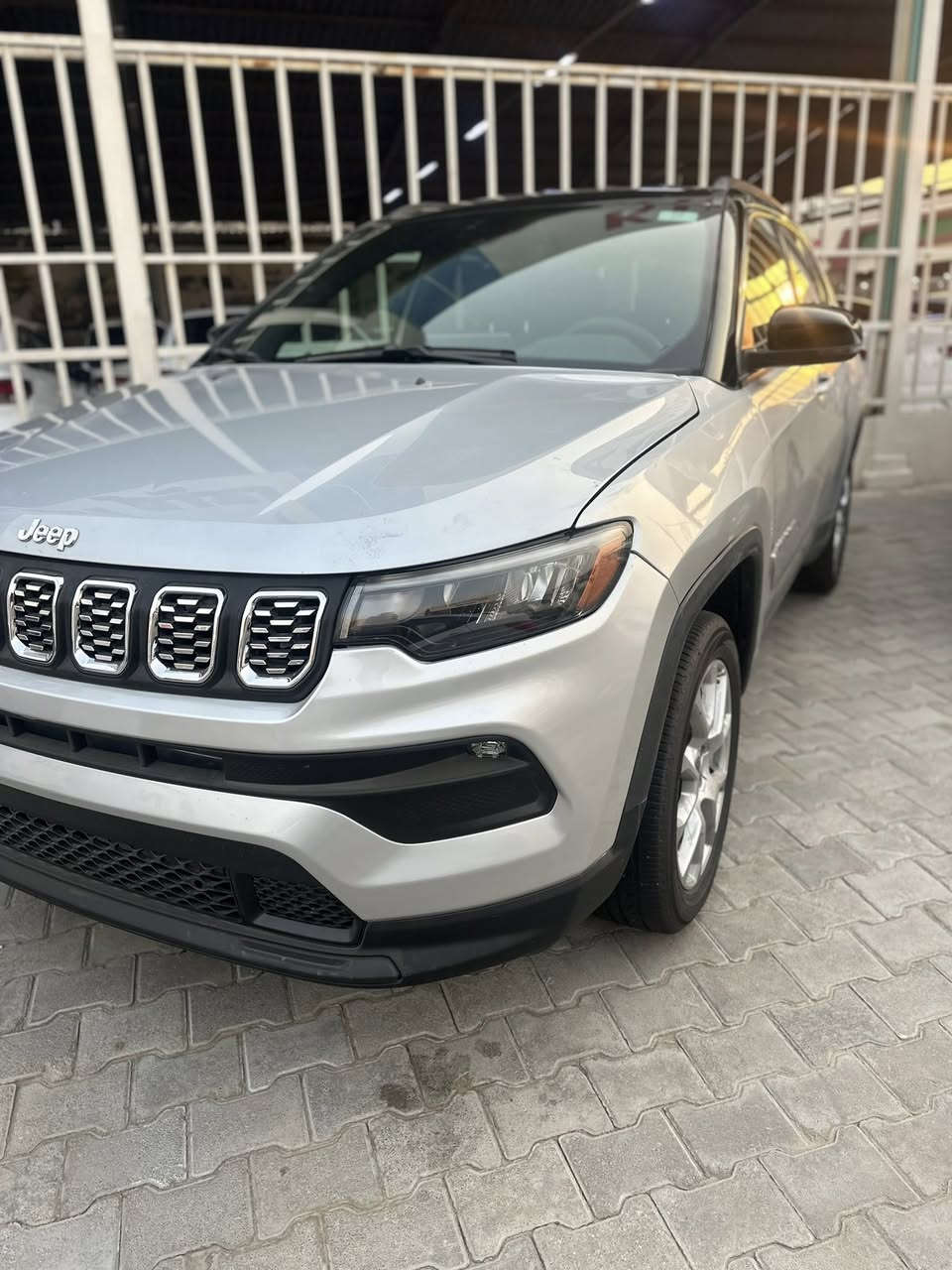 سلام عليكم جيب كومباس مديل 25فول منفيس بسمي بدون رقم ماشيه 8الف سعر 158عنوان البصره ***********
