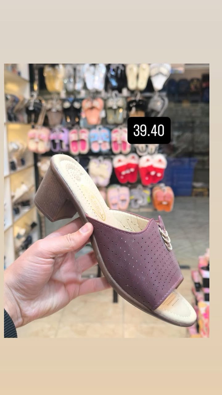 😍🔥عروض تخفيضات قطع اخيرة 😍 عروض تخفيضات 🔥😍

#ملاحظة المباع لايسترجع رجاءً يستبدل فقط وبدون احراج ✋✋

#ملاحظة جوه سعر الجملة 💥💥

   💥شحاطة نسائي أنواع الشحاطات بس ب 5.000 الاف 💥

🔥🔥5.000 الاف بس. 5.000 الاف بس 🔥🔥

❣️الموديل الي يعجبج اخذيله سكرين ودزيلنيا وتدللين ❣️

             💥💥قياسات داخل الصور فقط  💥💥

يتوفر توصيل داخل قضاء عنه الف دينار 🚕🚕

يتوفر توصيل داخل المحافظة 🚕🚕

يتوفر توصيل لكافة محافظات عراقنا الحبيب 🚕🚕

للحجز والاستفسار يرجى مراسلة الصفحة 📬

او الاتصال ع الرقم التالي/*********** متوفر واتساب
