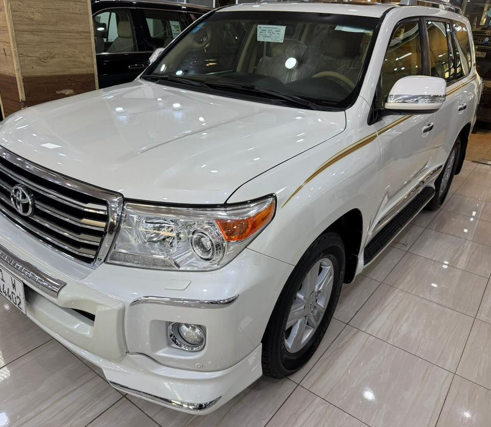 لاندكروز 2015 بريم مكفوله
سياره جديده عل وضع شركه 
سنويه بأسمي تحويل ثاني يوم 
تخم تاير جديد جوها كير محرك كلها مكفوله سياره بصمه جلد كرسي كهرباء 3 حركات فوول
ماشيه 112 سياره كلش حلوه محرك 6 سلندر 
عنوان سياره بغداد 7 ابكار ..
السعر ...415... بيع فقط 
***********
