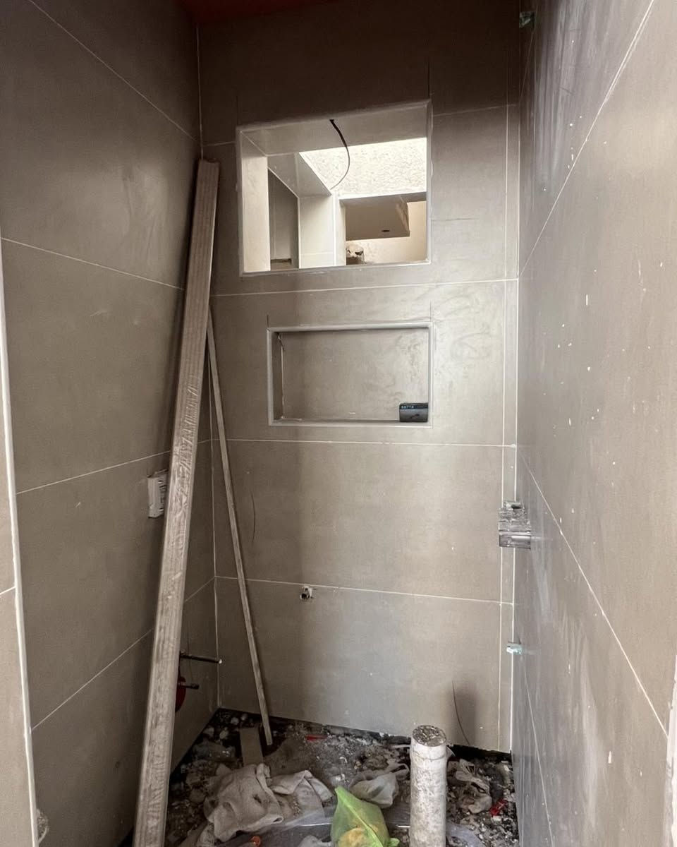 بسم لله ماشاء لله🏠🔥
بيت 150 متر للبيع 

الواجهه 6 متر 
النزال 25 متر

ملك طابو صرف 🏠 

بناء حديث تسليم مفتاح كامل 
بموقع مميز على شارع عريض 15 متر ⚡️

يحتوي على استقبال وحمام ضيوف ومطبخ وهول داخلي و4 غرف نوم وصحيات عدد 4 وبيتونه وسطحين 

العنوان :: حي الجهاد :: ديوان المخابرات :: خلف شارع 60 وقرب الشارع العام

السعر والاستفسار الاتصال *********** مكتب الشهم للعقار📞📞🏠يوجد واتساب بل الرقم 
 #واتساب
