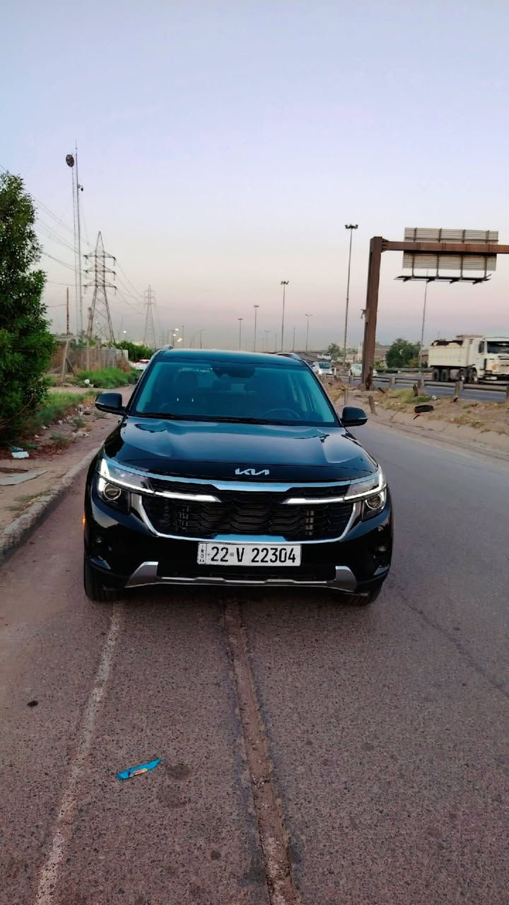 سلام عليكم كيه سليتوس للبيع موديل 25 فول مواصفات دفع رباعي مكينه 2000 حادثه بس بنيد السعر 165 //***********////*********** مكان السيارة بغداد
