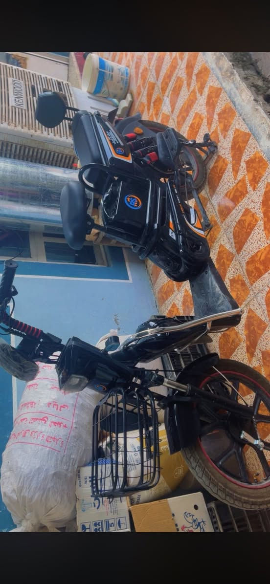 ماطور شحن RS بعده بل جيس مستخدم شخصياً شي قليل تجي وتجيب مقياس مال شحن شرط أنطيك ضمان بطاريات جديد بلاديه اشتريته فتح كارتون سعره ٣٧٥ وبي مجال مكاني جزيره للتواصل خاص او عبر الرقم ***********
