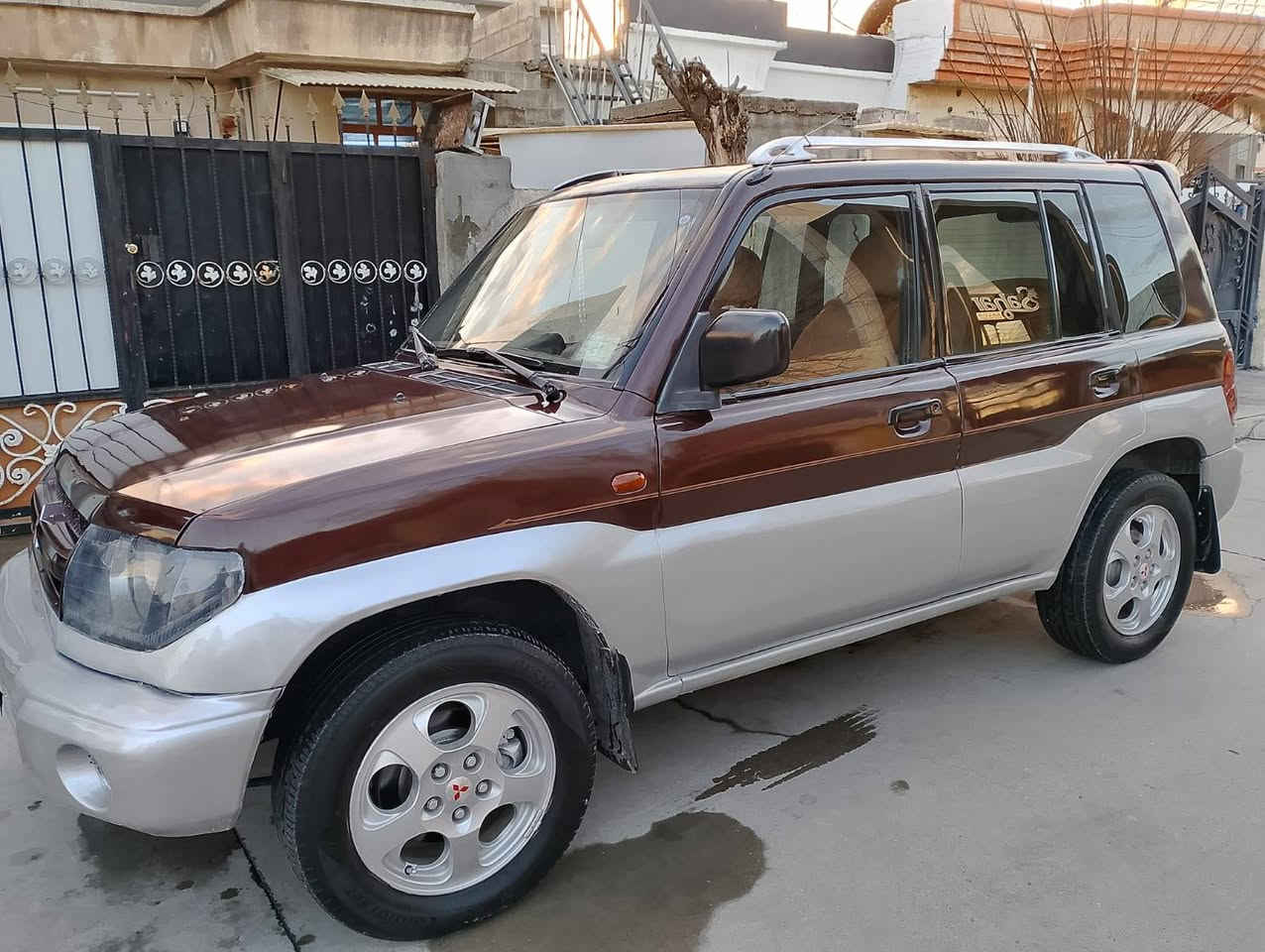 ماشاءاللە ماشاءاللە
شتی نمونەو لۆک ئەبێت ئاوها بێت
مستەربۆشی باجیرۆ مۆدێل 1999
ئاڕم پلاستیکی سلێمانی بەشەرتی سەیتەرە مەفرەزە دایرەی مرور
گێڕ ئۆتۆماتیک دەبل ئەکسل تەبرید
 بیلاد مەکینە بەخی چوار بستۆنە
چوار جام کارەبایی ماشاءاللە هەیکەلو ناوی لۆکە نمونەی لە جوانیدا
 دەعمولێدراوی نیە هەموگیانی  بەشەرت....سعر 44 گەڵا.....***********
*********** السليمانية, العراق
