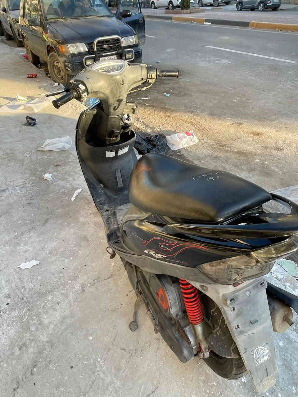 السلام عليكم دراجه ماكس عدله كفاله عامه دراجه رمبه مصار هواي من طالعه من الحاويه دراجه اي نقص مابيها او دراجه فول ملاح كفرات بلادي تايرات جدد كلشي بيها بلادي المكان بغداد جكوك الرقم *********** رقم صاحب الدراجه اني مكلف بل نشر السعر 950 او بيها مجال
