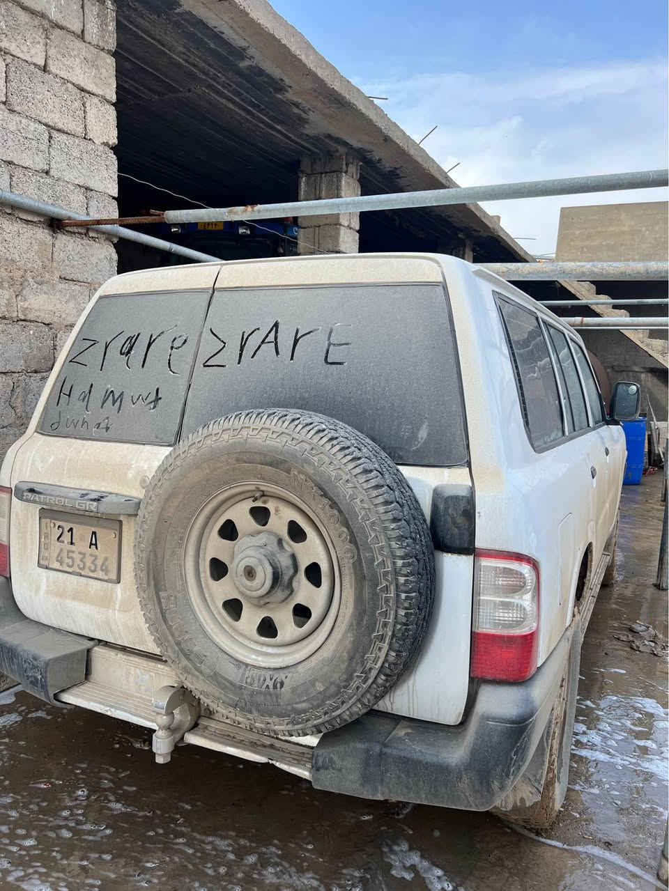 نیسان پاترۆل مۆدیل ٢٠٠١ عام پەمپ کرایە لۆ جوانی  بئ لێدرانە رەقم سەنەوی نوئیە سەیارەکە رەقەم حلوجە  *********** شقلاوة, أربيل
