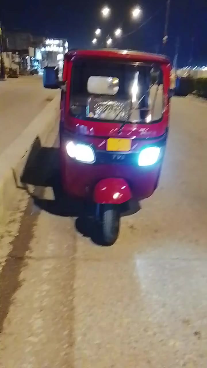 سلام عليك تكتك لبيع تي في اس بعده جديده كرتون بيه مكينه ستوني شاده صارله شهرين غرسه ما تسمع صوته وراق مو موديل 18 بكاني ابو رمانه ميسان ***********
