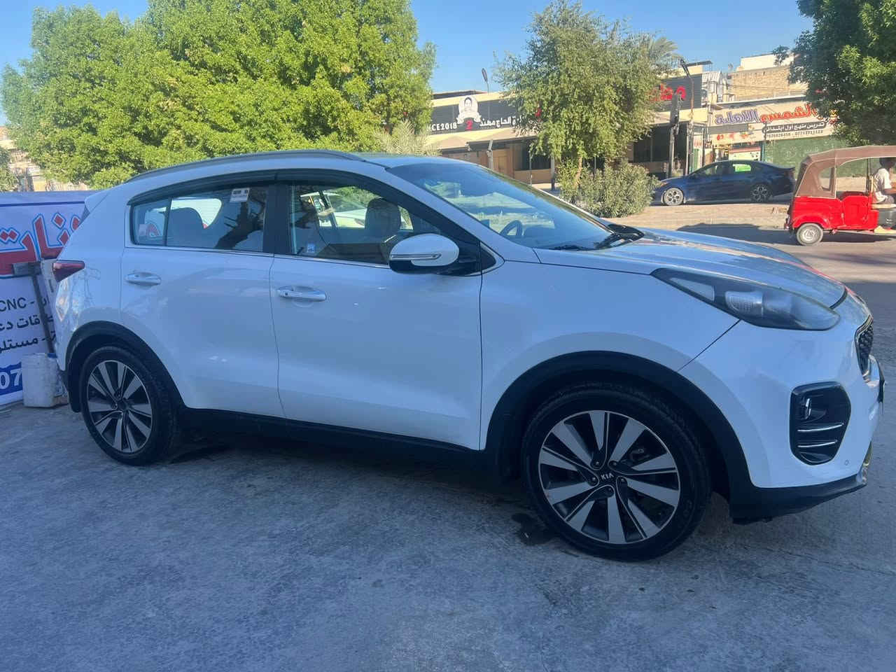 كيا سبورتج خليجي 2017                                       
السعر 157 ورقه.  
مواصفات كامله بدون بانوراما والجنطه مو كهرباء
المحرك مفتوح 
***********
