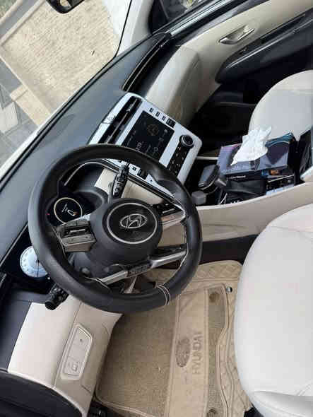 السلام عليكم……
توسان للبيع موديل 2024 باسمي تحويل ثاني يوم ارقام وهزه جديده فول مواصفات عدا البانوراما بعدهه بلزكات الشركه ماشيه 26 حقيقي بيهه رصعتين فقط كلش خفيفات والباقي كفاله عامه من كلشي كير ومكينه مكفولات مكان السياره بغداد 
ملاحظه/بيهه سونار من المندلاوي وموجود بالمنشور 
السعر/223$ وبيهه مجال كلش بسيط
للاستفسار/***********
