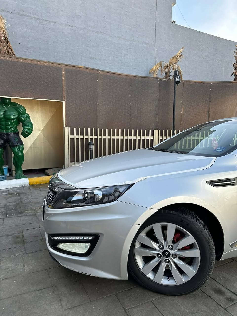 كيا اوبتما 2012 وارد امريكي بيهة 4 قطع صبغ  جانبي   مكفولة من الدواخل بجم كبس شواصي وتكم وحوض كلة كفالة 
رقم بغداد بسمي سنوية لل 2031 هزة ورقم كلة جديد 
مكينة 2400 مكفولة وممفتوحة وگير كذالك. ملاحضة ماشية 83 الف ميل حقيقي وبل نسبة لخواتهة مماشية اصلا 
صدر امامي كلة جديد + دريم شفتات 
تخم تاير جديد جواهة 
صدر خلفي جديد بس قواعد دبل مو زينات 
تبريد منظومة هذ الصيف سويتهة 
تدفئة اكيد شغالة 
مواصفات النص فول 
تحكم ستيرن جهتين 
‏eco موود 
مثبت سرعة + مانع انزلاق 
اشاير بل مري سنتر لوك + منافذ ال Usb 
كامرة خلفية وبعد بيهة هواي سوالف حلوة 
سيارة مرتبة ومال جناي ونضيفة والصور تحكم 
مكاني بغداد lبي غريب
سعرهة 108 وبيهة مجال للشراي 

***********
