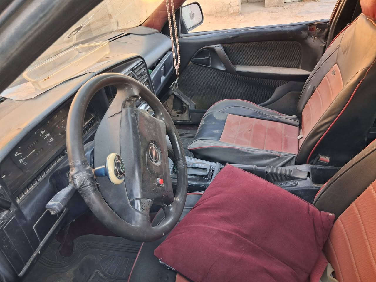 ابيع سياره اؤبل سبيشن ماروني موديل 93 رقم كربلاء الماني سنويه عظم ساقطه في سنة 2019 معروضه ب 16 ورقه وبيها مجال قليل للشراي اني من الكوت الاحرار رقمي ***********
و*********** اخوان الشراي يجي يكلب ويشوف وبعدين يعامل صاحب السياره يريد تحول تتواصل وياه وانته وياه حول الوكاله وهاي الامور  تتفق انته وياه الباقي اني مسئول عنه وليشتري يتدخل
