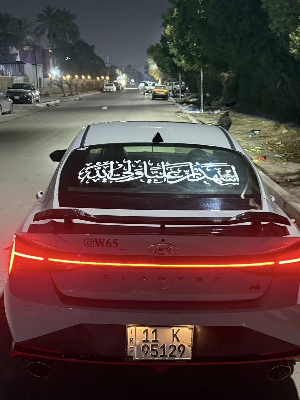 السلام عليكم للبيع او مراوس بـ موستنك 20 وفوك GT
 هيونداي إلنترا   N 2023 - لون أسمنتي مميز
الحادث : بدون صبغ السياره بيها بنيد ورصعه بل باب الخلفيه فقط ايرباك ستيرن فقط بدون لغد وشواصي
أ المواصفات الأساسية: عليها ويل سعره 500$
الموديل 2023
عداد المشي : 26ميل
الفئة: N (الرياضية)
المحرك: 2.0 لتر تيربو - قوة 286 حصان
ملاحظه : السياره عالبلاد مملعوب بيها ستوك حته الحجرات 
موجودة بيها

ملاحظه : السياره بدون اي عطل وما مشتغل اي كلوب بالدشبول + بدون اي نقص جاهزه

ناقل حركة: أوتوماتيك / دبل كلتش (DCT) - مع وضعيات قياده رياضية
الدفع: أمامي مع نظام تفاضلي إلكتروني رياضي (N
(
Corner Carving
التسارع: 100 - 0 كم/س خلال ~5.3 ثانية

المميزات:
شاشة وسطية 10.25 إنش متصله + عدادات رقمية 

نظام صوت Bose فاخر

مقاعد رياضية N مع دعم كامل

مثبت سرعة ذكي + أنظمة أمان متكاملة (تنبيه خروج عن المسار، فرامل طوارئ، مراقبة النقطة
العمياء)

إضاءة LED أمامية وخلفية

مكيف أوتوماتيك ثنائي المناطق

جنوط رياضية مقاس 19 إنش

دخول وتشغيل بصمة

سبويلر خلفي + عادم رياضي مع خاصية N Sound

• اللون: أسمنتي (لون نادر ومطلوب)

أ الموقع: [ بغداد - بغداد الجديده النعيريه ]

§ السعر: [215$] بيها مجال

للتواصل : اتصال

واتساب : ***********
