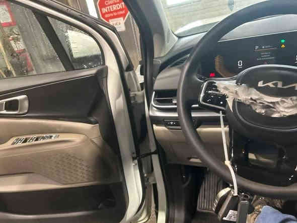 كيا كرنفال 2025 

حره بدون رقم 
مكان بصره 
جاهزه حاليا 

مواصفات عاديه 
بصمه شاشه دجتال 
فول رادار
حساس امامي خلفي 

تبديل بنيد ودعاميه فقط نفس اللون
بدون صبغ 
السعر 

285

***********
واتساب
