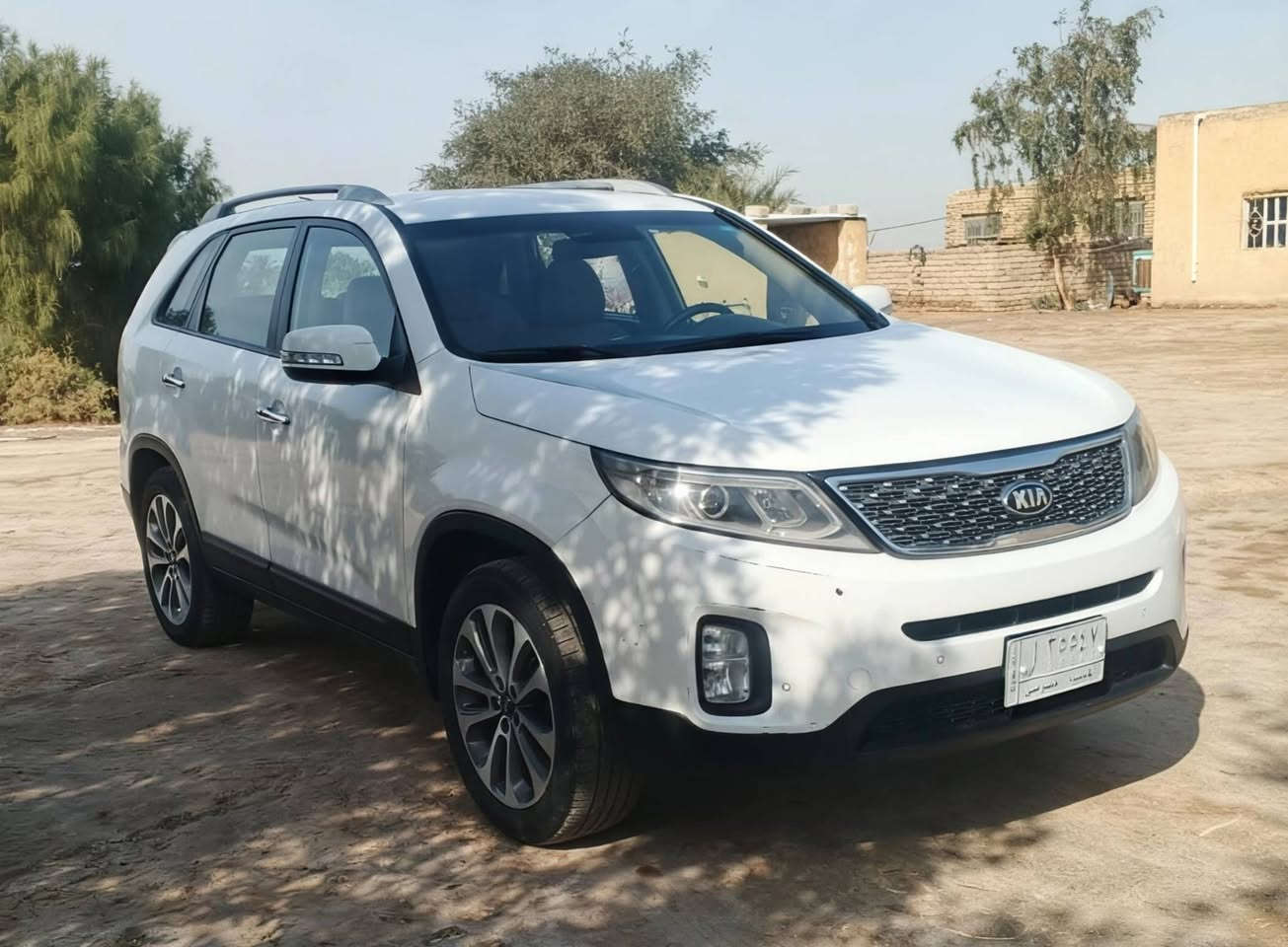 سورنتو 2015 خليجي رقم قادسيه الماني بسمي 
7 راكب 
مكينه 2400 كفالة مامفتوحه 
السياره جديده كفالة من الحادث اوصبغ افتح 
نص فول تحكم استيرن شاشه حساس خلفي 
ملاحضه خاص ماجاوب اتصل على صاحب السياره *********** / السعر 170 وبيها مجال مكان الديوانية
