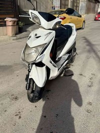 سكنس لد نضيفه  للبيع سعر ٩٠٠ وبيها مجال قليل  مكان بغداد 07705693471