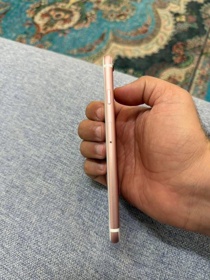 السلام عليكم  ايفون 6s لون روز كولد قطعه نضيفه ممفتوح زلغ مابي ذاكره 32  ايشغل سيم كارت ول بصمه شغاله ممفتوح  الجهاز جديد سعره قفل 70 ألف مكاني بغداد ***********
