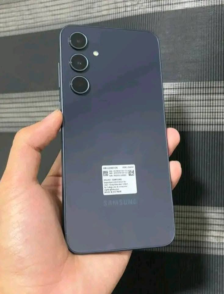 يا الله 
سلام عليكم Samsung A35 5G ذاكرة 256 
جهاز غني عن التعريف جديد زلخ مابي بصمه بشاشه رايد مراوس ب12 برو ماكس مكاني نجف 
التواصل *********** واتساب او اتصال
