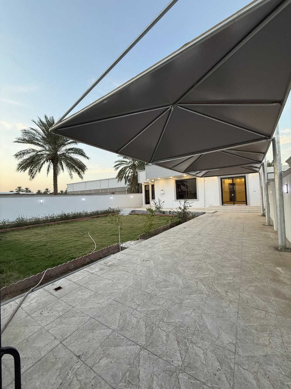 تخلص من زحمة المدينة والفيضانات والشوارع الغرگانه 
جبتلكم عرض مميز جداً 

الدار للبيع او مراوس حسب القناعة

( سكني - تجاري - او مزرعة )

المساحة ( ٥٠٠ متر ) 
البناء ( ٢١٠ متر )

المساحة الكلية مع محرم الشارع ( ١٠٠٠ متر ) 

الدار طابق واحد متكون من 
١- غرفتين نوم كبيرات
٢- مطبخ
٣- هول 
٤- مطبخ
٥- صحيات داخلية
٦- استقبال كبير
٧- صحيات خارجية
فيه مصدرين ماء 
فيه مصدرين كهرباء ( منظومة طاقة شمسية )
طابو زراعي سند ٢٥ تحويل مباشر
الموقع 
( بابل / حلة / سنتر على سريع النيل الجديد - حلة - كيش )
مقابل معمل مياه صحة وعافية

السعر  ( اتصل وبخدمتك)

اتصل وبخدمتك ( *********** )
