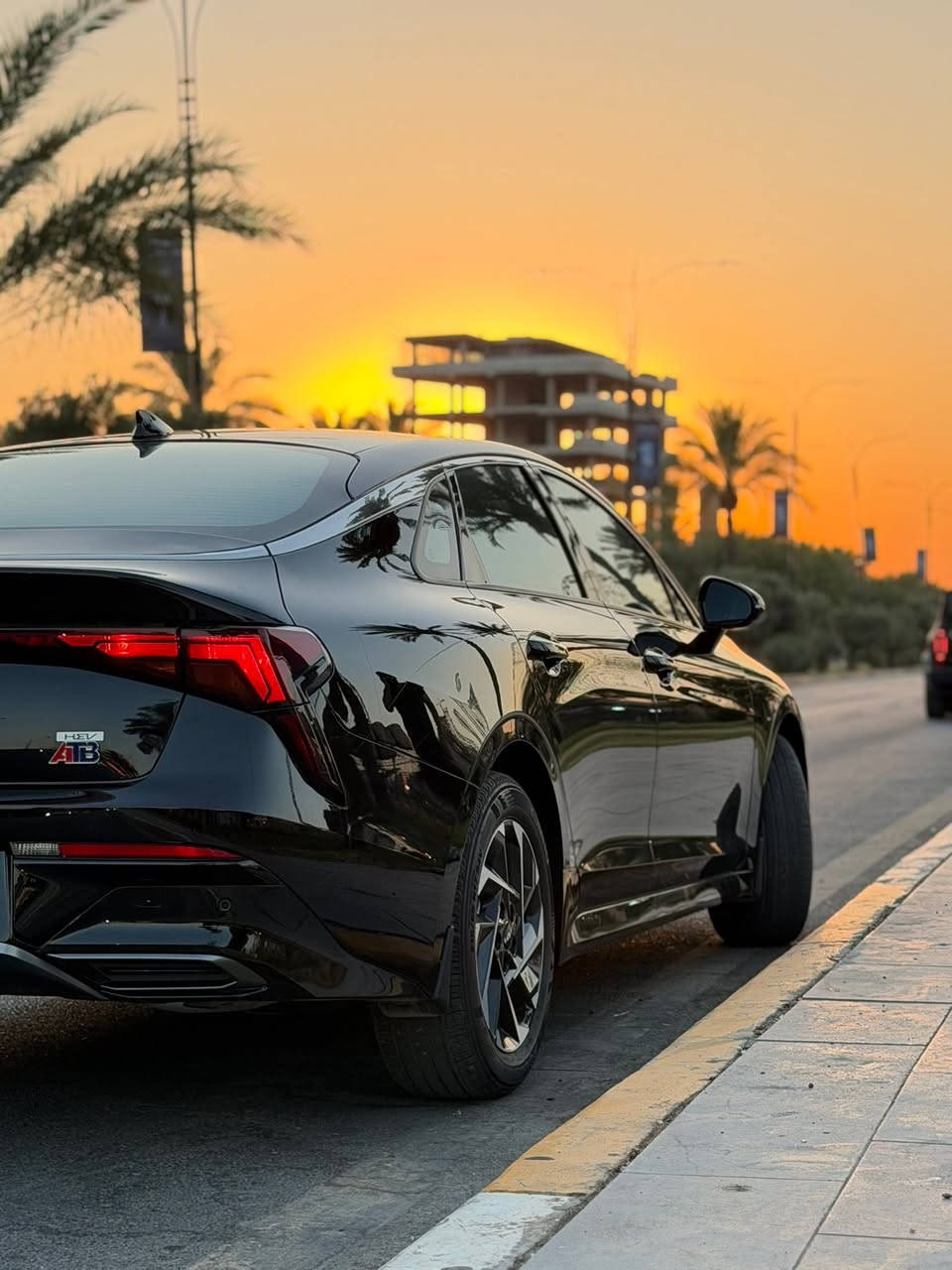 🚗 للبيع | كيا K5 هايبرد 2025 – خليجي – بغداد
للبيع كيا K5 موديل 2025، محرك 2000 سي سي هايبرد، مواصفات خليجية، كلين تايتل، رقم بغداد، اللون أسود ، العداد 6000 Km

✨ السيارة مغلفة بالكامل بطبقة حماية PPF للحفاظ على الطلاء .

المواصفات:

* سقف بانورامي

* صندوق خلفي كهربائي

* تشغيل عن بعد

* نظام المفتاح الذكي (Smart Key)

* شاشة كبيرة

* لوحة قيادة رقمية

* Apple CarPlay

* Android Auto

* شاحن لاسلكي

* كاميرا خلفية

* حساسات وقوف

* حساسات ضغط الإطارات

* مرايا جانبية كهربائية

* مثبت سرعة

* التحكم على المنحدرات

* أوضاع قيادة متعددة

* تكييف أوتوماتيكي

* تبريد خلفي

* تدفئة المقاعد

* مسند ذراع

* فرامل وقوف إلكترونية

* ABS

* 6 وسائد هوائية

* مصابيح LED

* كشافات ضباب

* الضوء العالي التلقائي

* قفل أمان للأطفال

* تعليق تلقائي

✅ السيارة بحالة الوكالة ، نظيفة ولا تحتاج أي مصروف، جاهزة للفحص بأي مكان.

📍 الموقع: بغداد

💰 السعر: (23500$)

📞 للاستفسار: (***********)
