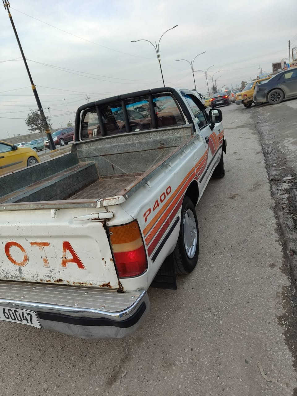 اسلام عليكم بيكم موديل 1993 جي ايل اكس داخل احمر حار بارد سياره نضيفه بيها صبق مكانات اب جهت السايق وجهت النفر وضع شركه وبيها ملاحضات بسيطه مكينه وكير شرط سيار بيها كاربون بانزين رقم جديد شرط التحويل فقط السقف مصبوق جماليه فقط  السعر 68 وبيها مجال بسيط الشراي يتصل غير متواجد عل فيس ***********
