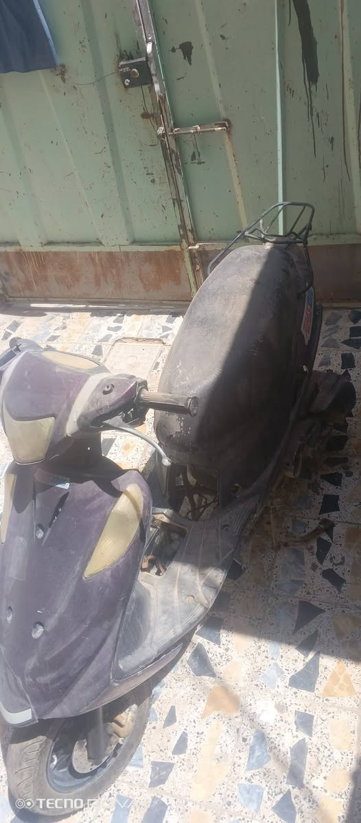 السلام عليكم 
دراجه صيني 120 للبيع ادراجه طفت عندي وماعرفت شنو بيها وتركتها صارلها 3 اشهر متروكه للبيع 125 وبيها مجال مكاني كربلاء لامن الداخلي  ***********
