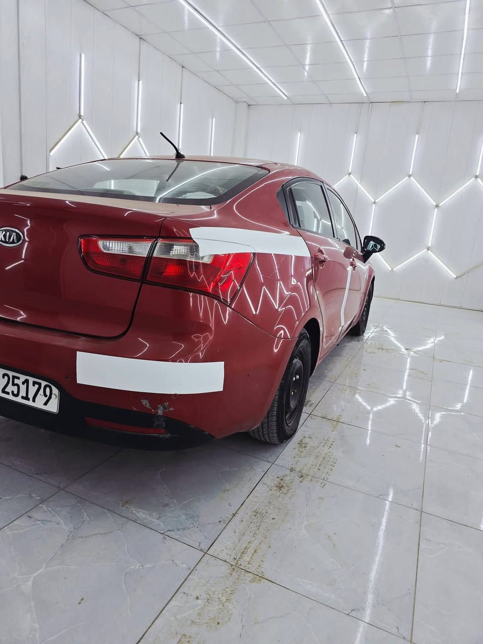 كيا ريو وارد خليجي 2012.
-السياره منظومه غاز 

▪️ الحالة: بدون حادث 

 السونار مرفق  

- محرك 1600 (دوش – قطرتين)

- تحكم ستيرن

- مرايات شفط

- إشارات مرايات

- حساس خلفي 

- فول عدا البصمه والفتحه

-بلوتوث اوكس منفذ شحن

-تجوه وسطيه بلاديه 

- اربع جام كهرباء +نضام ايكو 

-حداديه جديده  

-تبريد ثلج+تدفئه شغال

▪️ العداد: 140

▪️ الرقم: اربيل دولي كامل وباسمي

▪️ السنوية: غير منتهية الصلاحية

▪️ الوارد: خليجي

 السعر: 95 وقابل للتفاوض البسيط 

📞 للاتصال والاستفسار: خاص أو واتساب. 

***********
