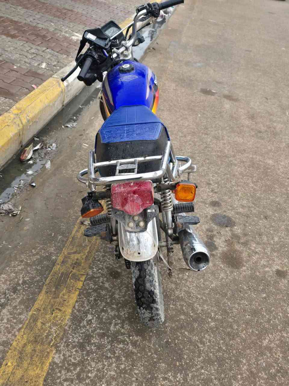 سيفان 19 اينقص مابيه سلف نكر هندر اشاير كامله دشبول جديد كلشي بيها جديد سعرها 350 وبيها مجال بسيط مكاني ديالى شهربان *********** بي واتساب
