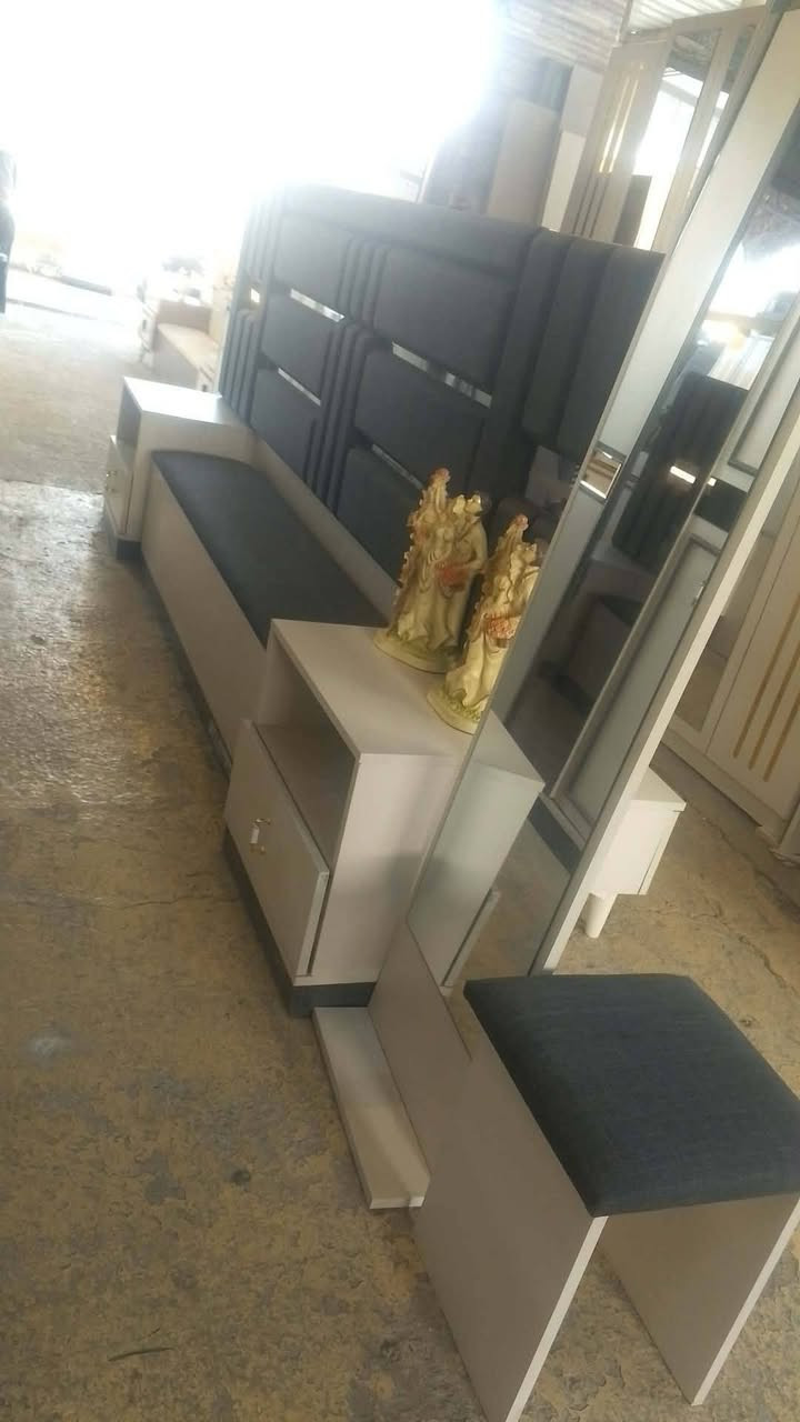 غرف نوم تركي عشر قطع غير مستخدمة منصوبة فقط ب 950 مع الشد والنقل للاستفسار خاص او  الاتصال ***********
