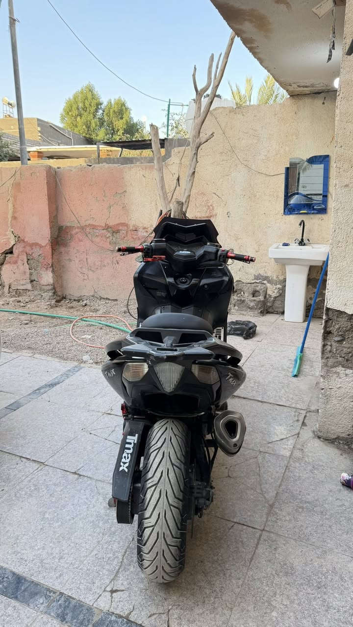سلام عليكم الدراجه للبيع موديل 2014 لا حادث ولا شي كت كامل كرزي مكينه كفاله دراجه نضيفه حلوه مكاني بصره قضاء القرنه باقي التفاصيل اتصل علي وتدلل سعرها 38 وبيها مجال حك الجيه ***********
