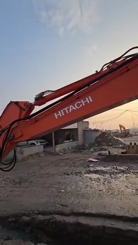 سلام عليكم حفار z3 موديل 2008 فول مواصفات جاهز لعمل رقم أربيل العنوان البصره الزبير لاستفسار ***********

