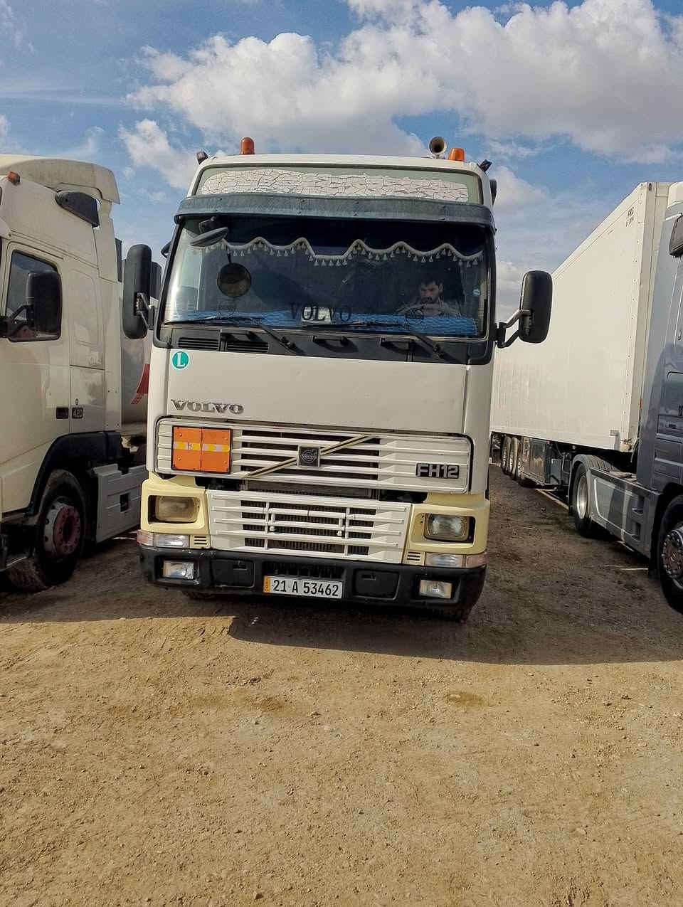 السلام عليكم فالفو للبيع موديل 2001 سنكل إمامي تخم تاير راس وعربانه محرك وكير واكسل قمارة علئ الابلاد كفاله عامه العنوان كركوك ملاحضة السيارة شرط تحويل السعر دفترين وبي مجال قليل رقم الهاتف ***********
