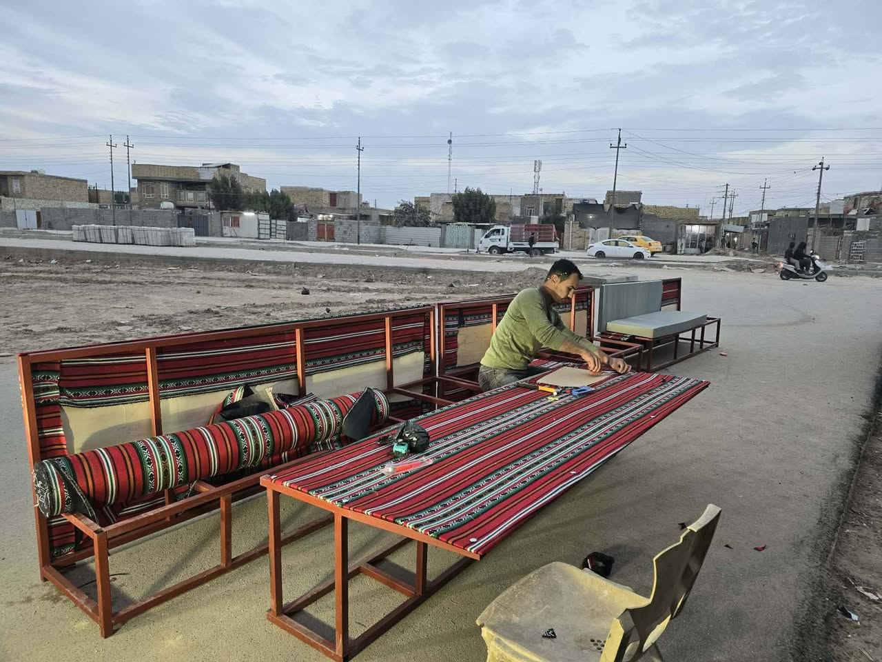 سلام عليكم 
سعرالمتر كرسته وعمل 13 هذ رقمي بيه واتساب 
***********
