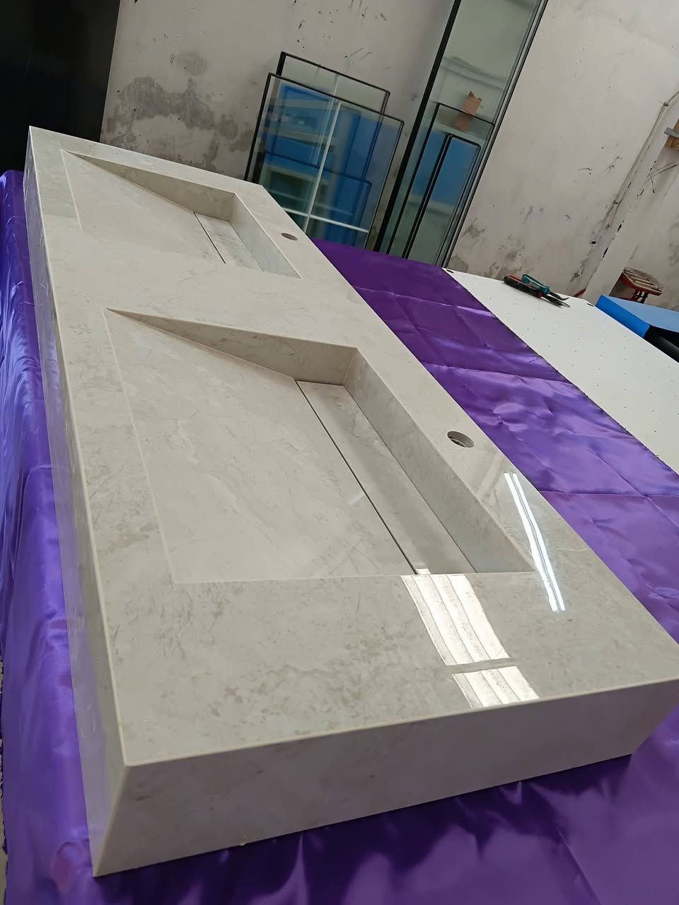 سلام عليكم عمل مغاسل بورسلاين حسب الطلب  والوان والقياس    رقم ***********
