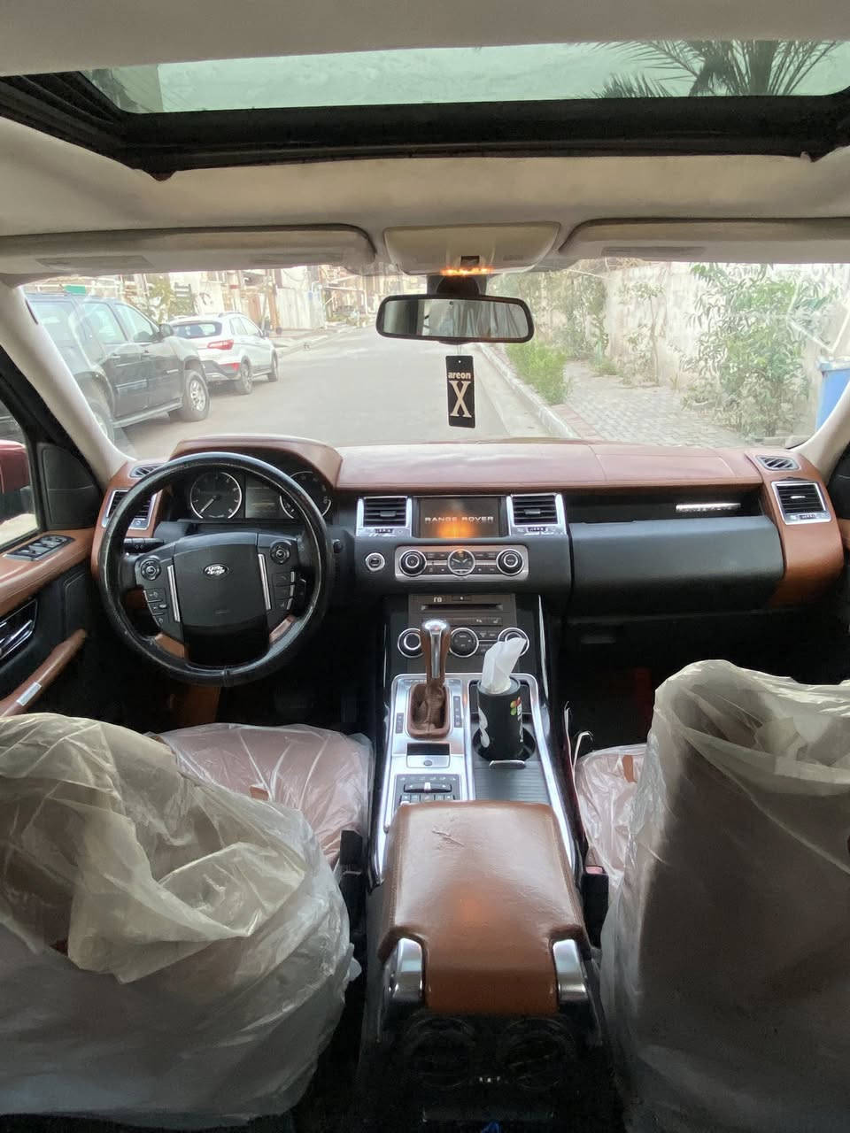 رانجروفر 2010وكاله المنصوري كفاله عامه من الصبغ ول حادث ول تبديل رقم بغداد بسمي سياره جاهزه او جديده معروفه مواصفاته فتحه بصمه كشن كهرباءاو بعد بيه مواصفات عارضه اب 160او بيه مجال رقمي ***********او ***********
